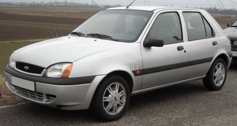 Ford Fiesta 2001. god. -  kompletan auto u delovima