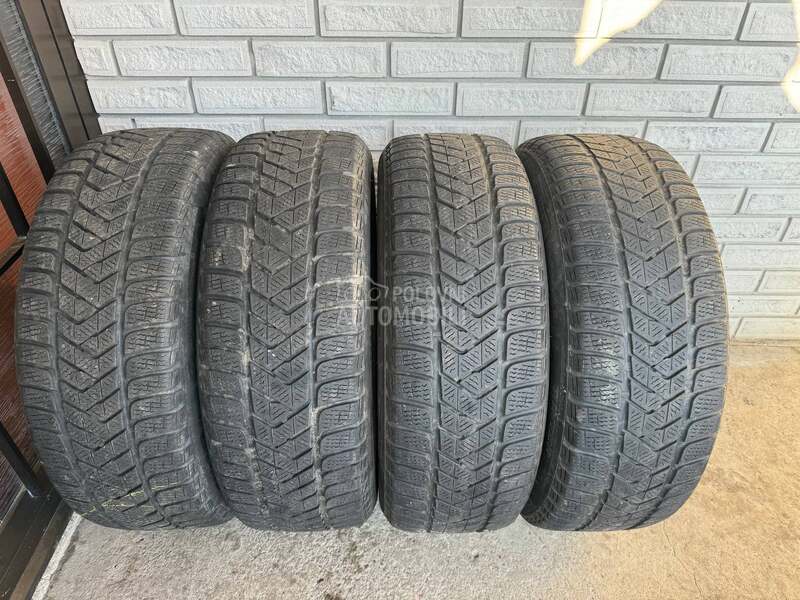 Pirelli 215/55 R18 Zimska