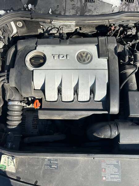 Poklopac motora za Volkswagen Caddy, Golf 5, Golf Plus ... od 2006. do 2009. god.