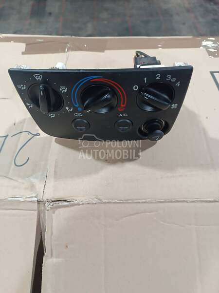 Konzola za Ford Fiesta od 1998. do 2002. god. za Ford Fiesta od 1998. do 2002. god.