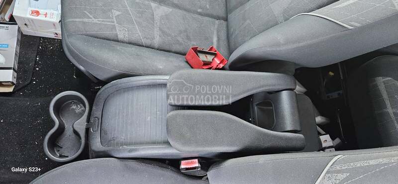 SREDNJA KONZOLA za Renault Scenic