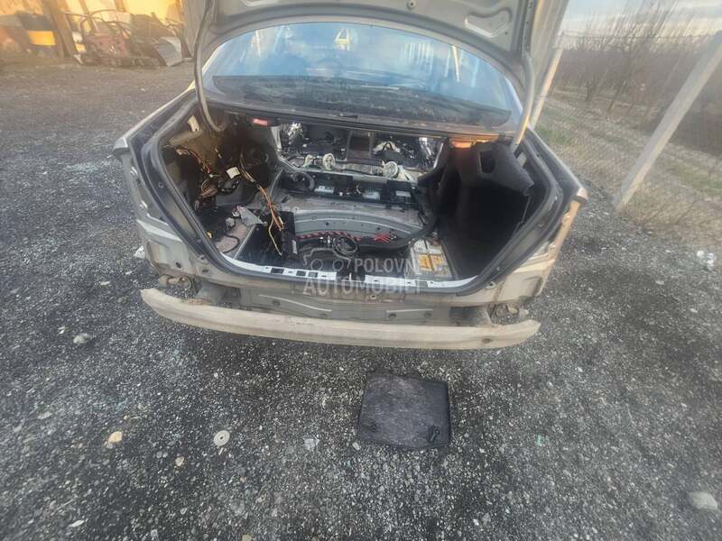 Zadnja sina branika W211 za Mercedes Benz E 200, E 220, E 240 ... od 2002. do 2007. god.