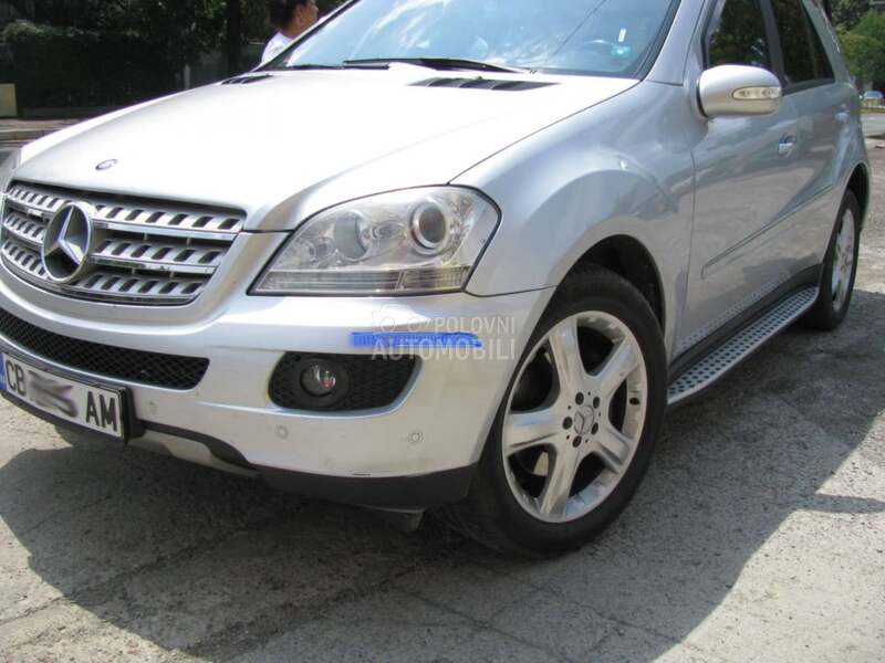 Pragovi za ML W164 za Mercedes Benz ML 230, ML 270, ML 320 ... od 2005. do 2011. god.