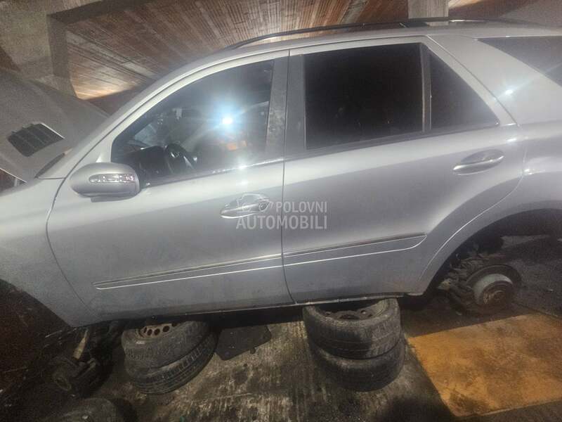 ML Vrata prednja zadnja za Mercedes Benz ML 280, ML 300, ML 320 ... od 2004. do 2011. god.