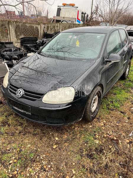 Volkswagen Golf 5 -  kompletan auto u delovima
