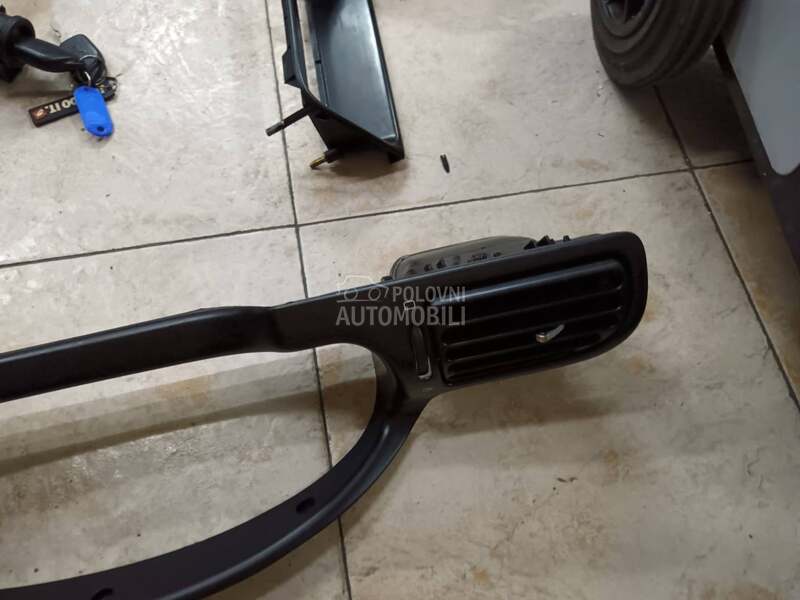 Usmerivači klime za Peugeot 406