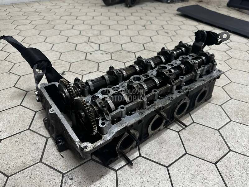 Glava sa bregastama za N47 za BMW Serija 1, Serija 2, Serija 3 ...