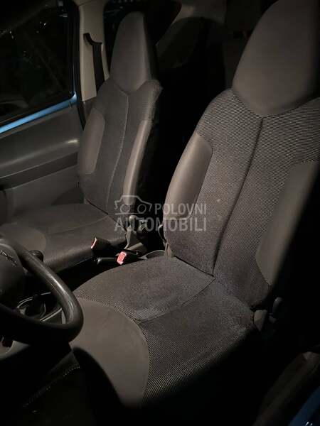 Sedista za Peugeot 107