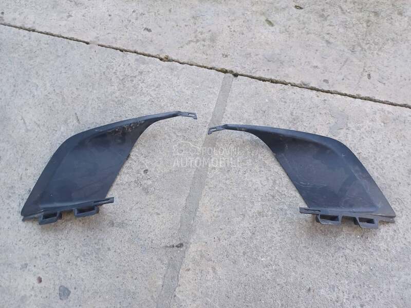 POKLOPCI U BRANIKU za Peugeot 308