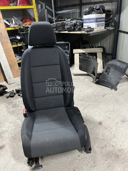 Vozacevo sediste za Volkswagen Golf 6