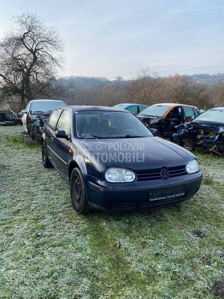 Volkswagen Golf 4 -  kompletan auto u delovima