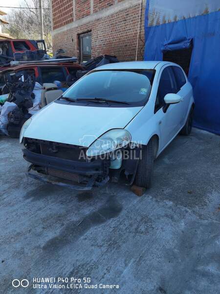 Fiat Grande Punto -  kompletan auto u delovima