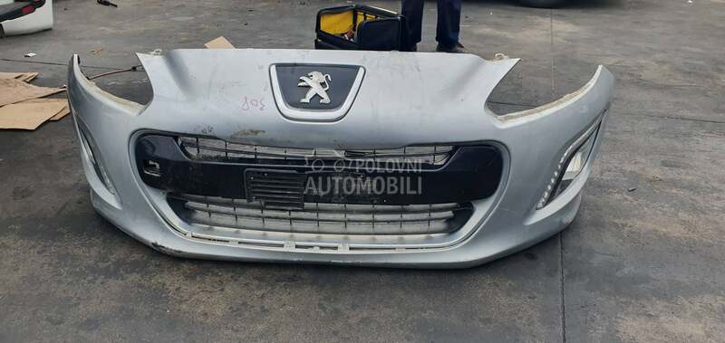 Prednji branik za Peugeot 308
