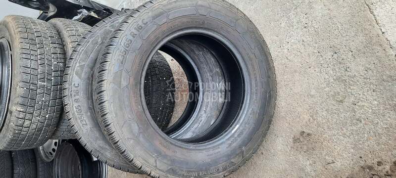 Continental 235/65 R16 Zimska