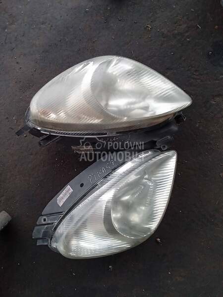 Farovi za Citroen Xsara Picasso od 2002. do 2004. god.