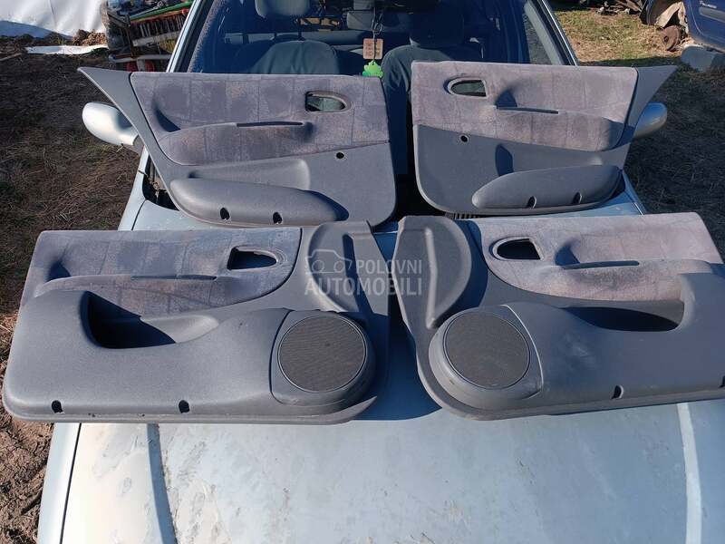 Tapaciri kao novi megane 1 za Renault Megane od 1998. do 2003. god.