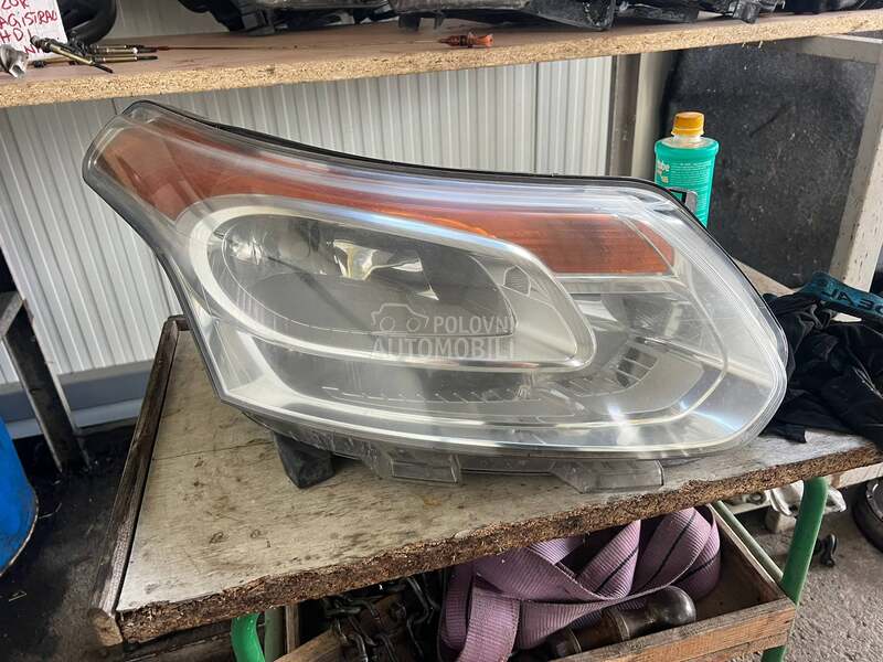 desni far za Citroen C3 Picasso