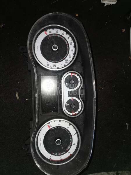 Instrument tabla 1. 6 mjet za Fiat 500L od 2012. do 2015. god.