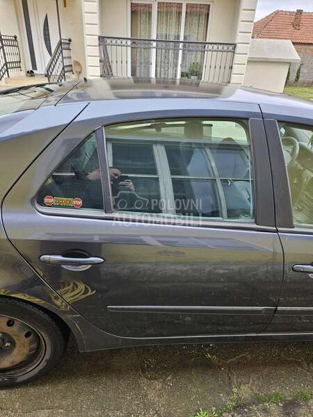 Zadnja desna vrata za Renault Laguna