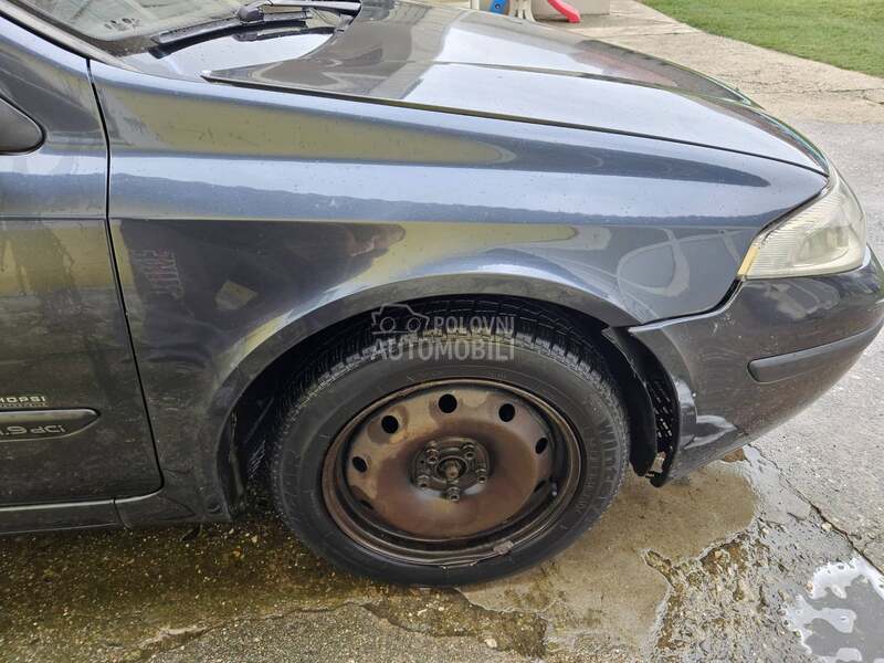 Desno krilo za Renault Laguna