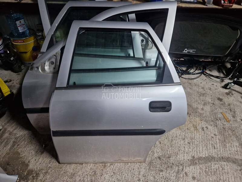 Vrata siva boja za Opel Vectra B