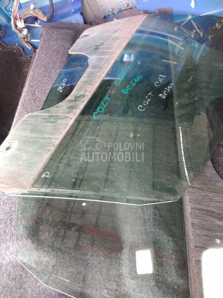 Staklo prozora za Mitsubishi Colt od 2004. do 2008. god.