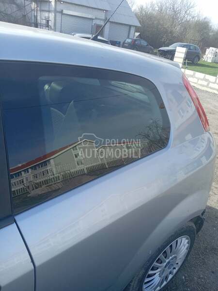 bocno staklo za Fiat Grande Punto