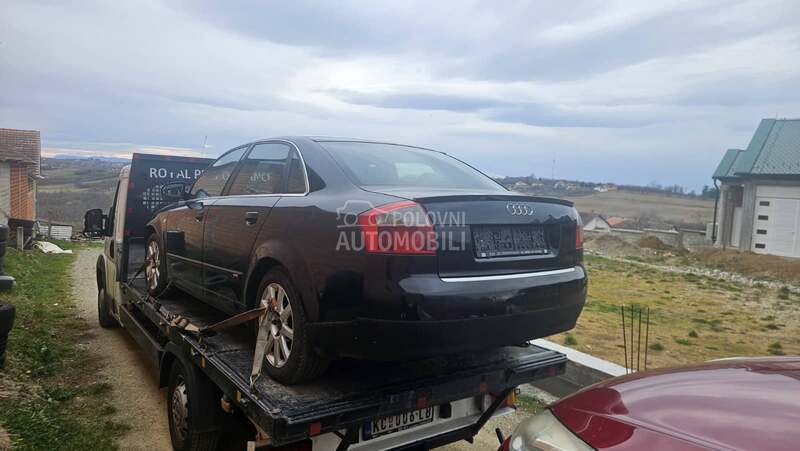 Audi A4 2001. god. -  kompletan auto u delovima