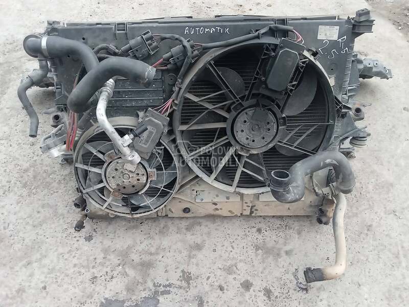 Hladnjacl 2,5. R5 za Volkswagen Touareg za 2005. god.