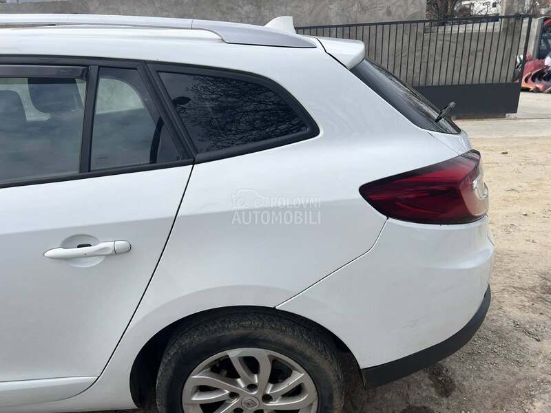 Polustranica leva za Renault Megane od 2009. do 2016. god.