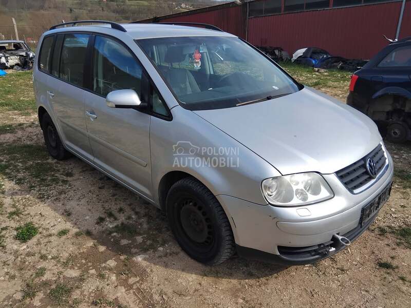Volkswagen Touran -  kompletan auto u delovima