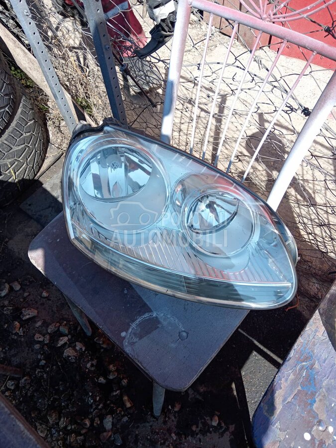far desni za Volkswagen Golf 5