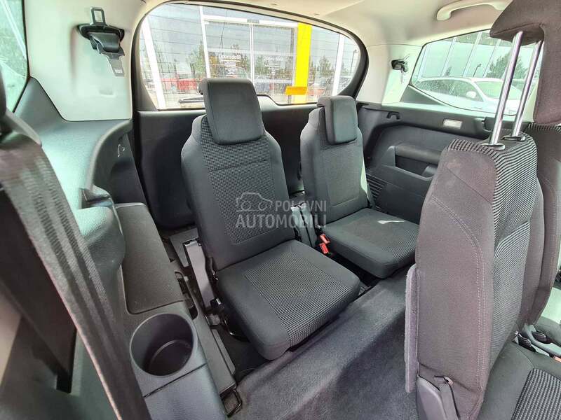 6 i 7 sediste za Peugeot 5008