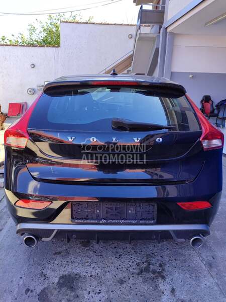 Delovi za Volvo V40 2012 2023. god.