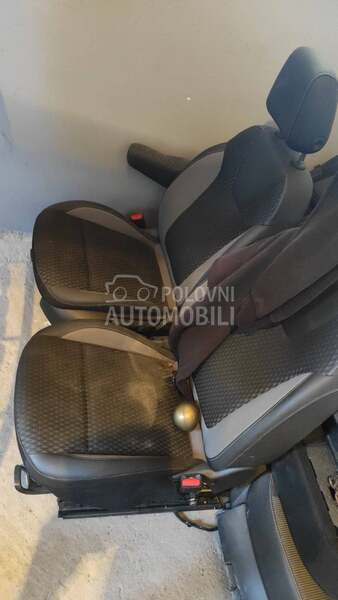 sediste enterijer klupa za Opel Crossland X  od 2014. do 2022. god.