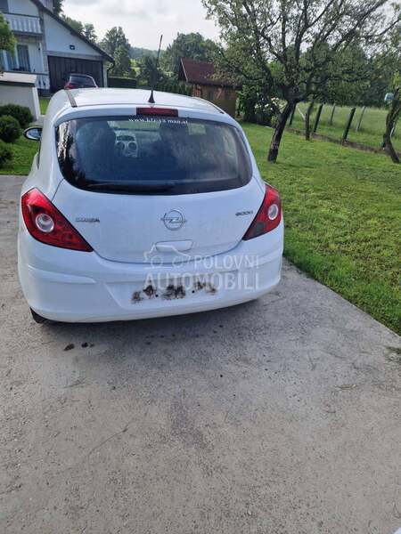 gepek vrata za Opel Corsa D od 2006. do 2011. god.