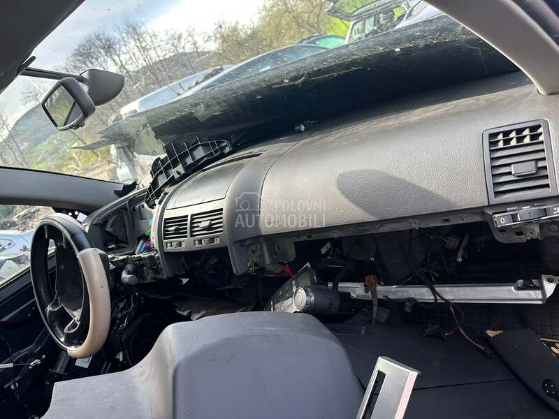 Tabla za Volkswagen Touareg od 2004. do 2009. god.