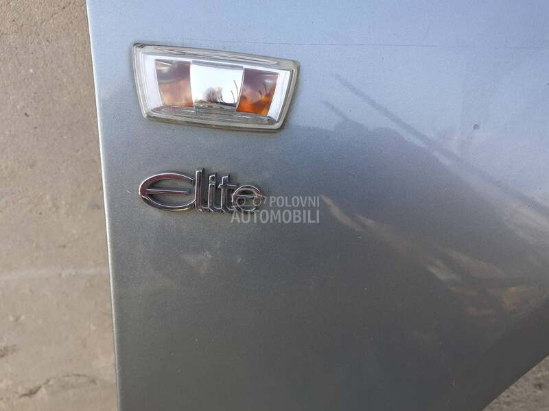 Desno krilo insignia za Opel Insignia od 2008. do 2013. god.