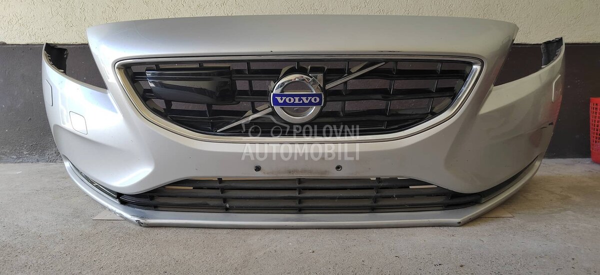 Prednji branik za Volvo V40 od 2012. do 2015. god.
