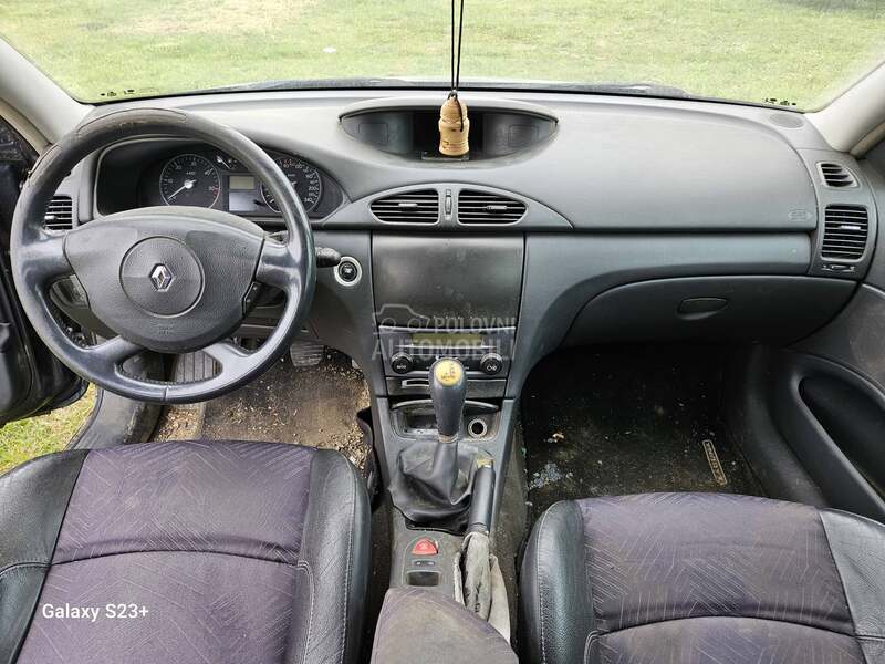 KILOMETAR SAT DISPLEJ za Renault Laguna za 2003. god.