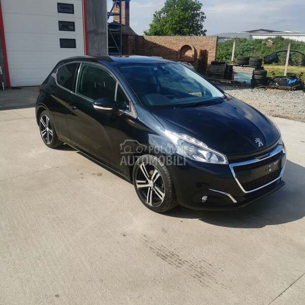 Peugeot 208 2017. god. -  kompletan auto u delovima