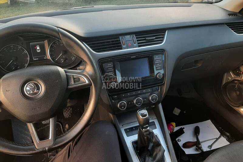 Instrument tabla i aerbegovi za Škoda Octavia od 2013. do 2020. god.