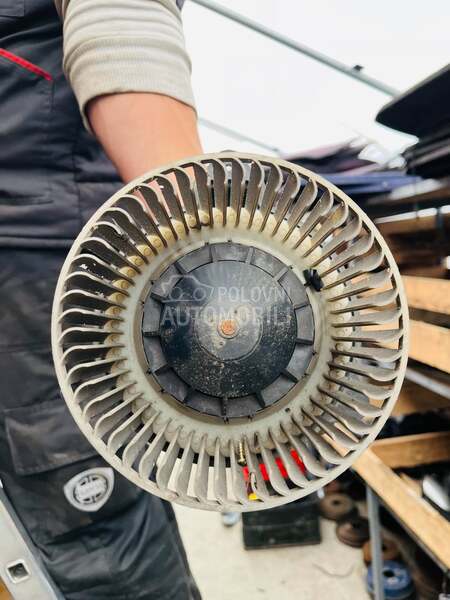 Ventilator u kabini za Lancia Thesis