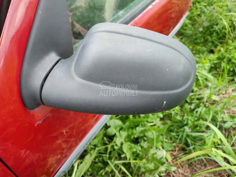 Retrovizori za Citroen Saxo od 1999. do 2004. god.