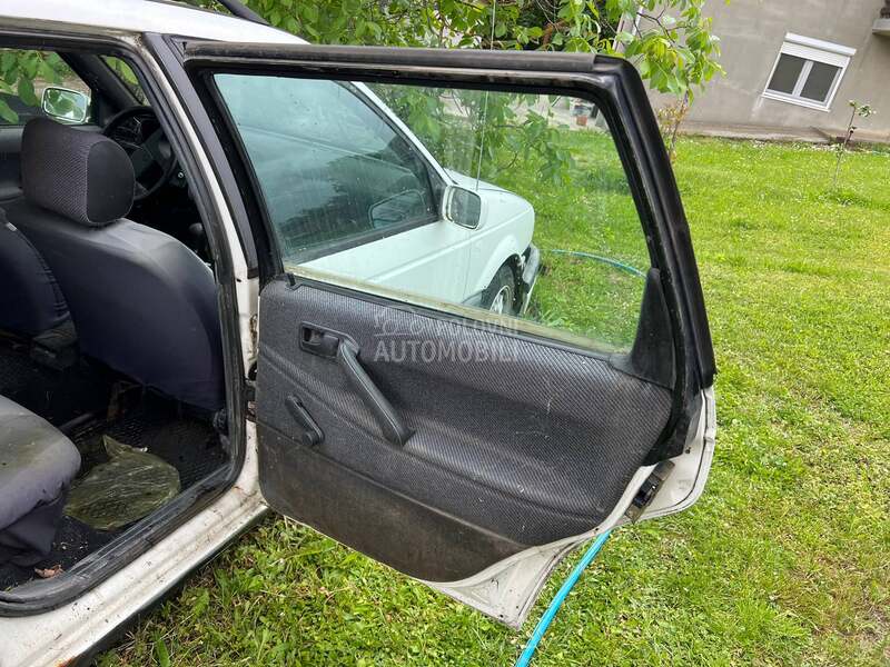 podizac zadnji desni za Volkswagen Passat B3 od 1988. do 1993. god.