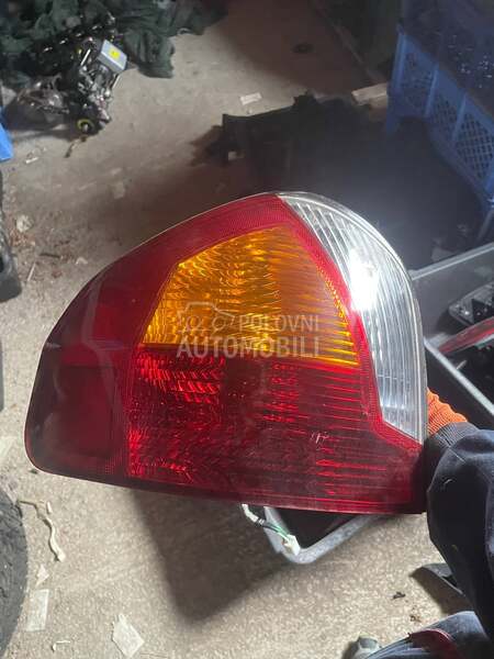 Levo Stop svetlo i stop lampa za Hyundai Santa Fe od 2000. do 2006. god.