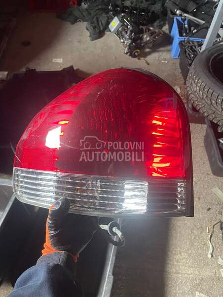 Levo Stop svetlo i stop lampa za Hyundai Santa Fe od 2005. do 2006. god.