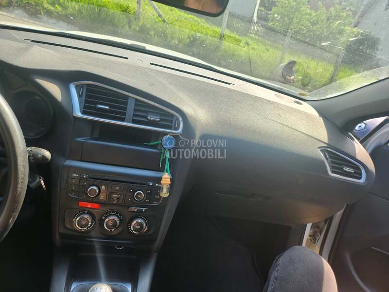 instrument tabla za Citroen C4 od 2010. do 2016. god.