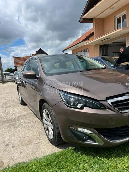 Peugeot 308 2015. god. -  kompletan auto u delovima