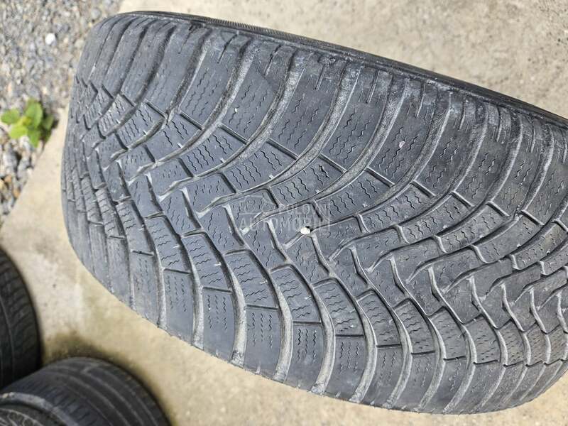 Falken 235/45 R18 Zimska